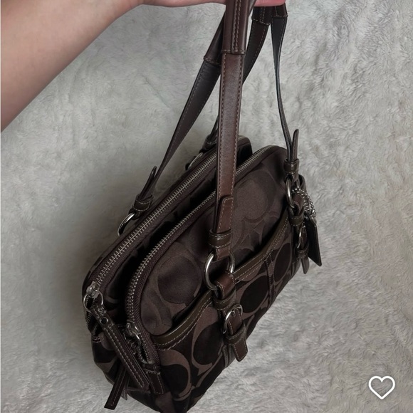 Meet your Posher, Abigail - Picture 3 of 5